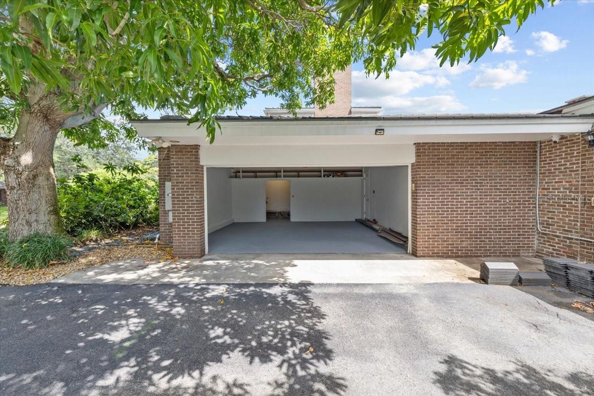 TB8432319 Property Photo