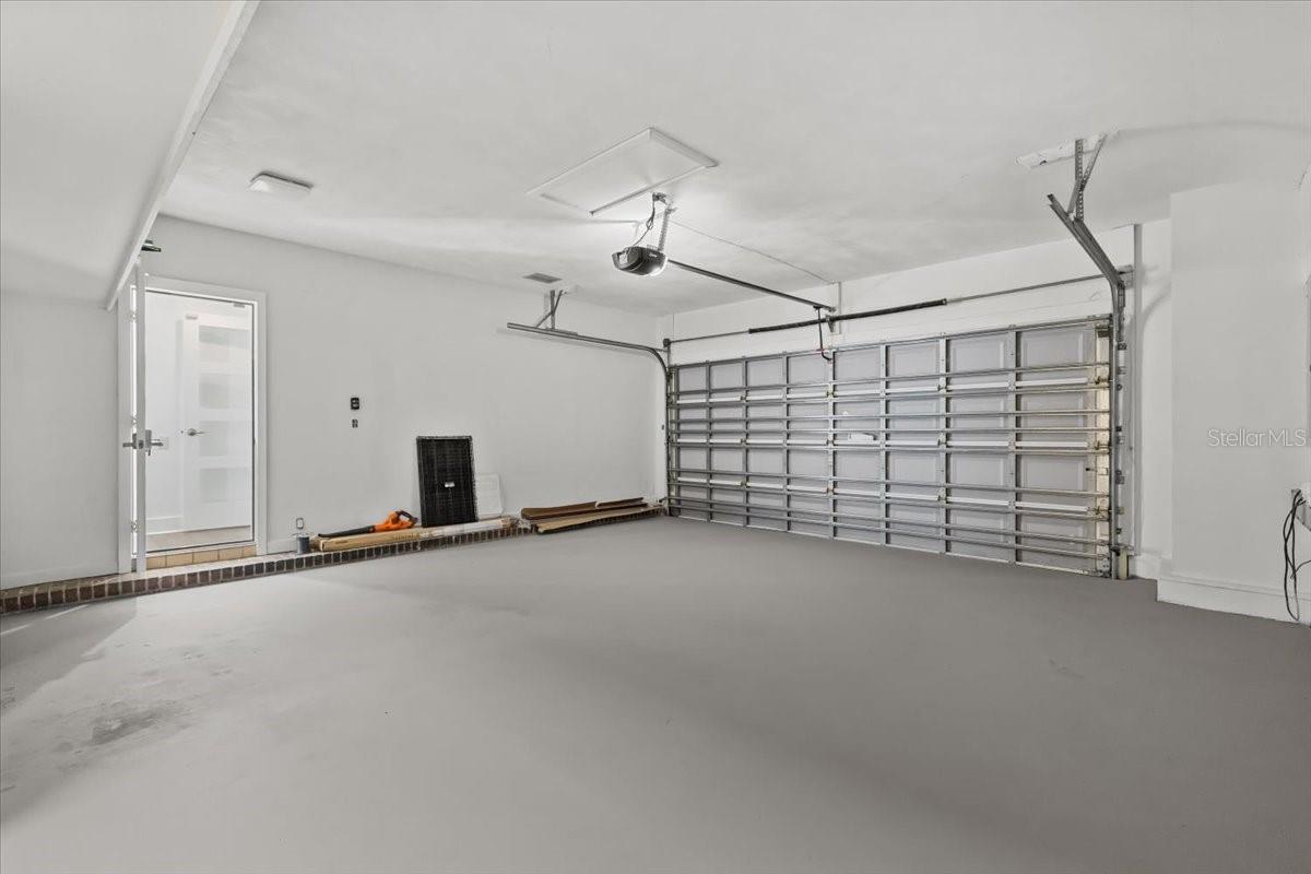 TB8432319 Property Photo