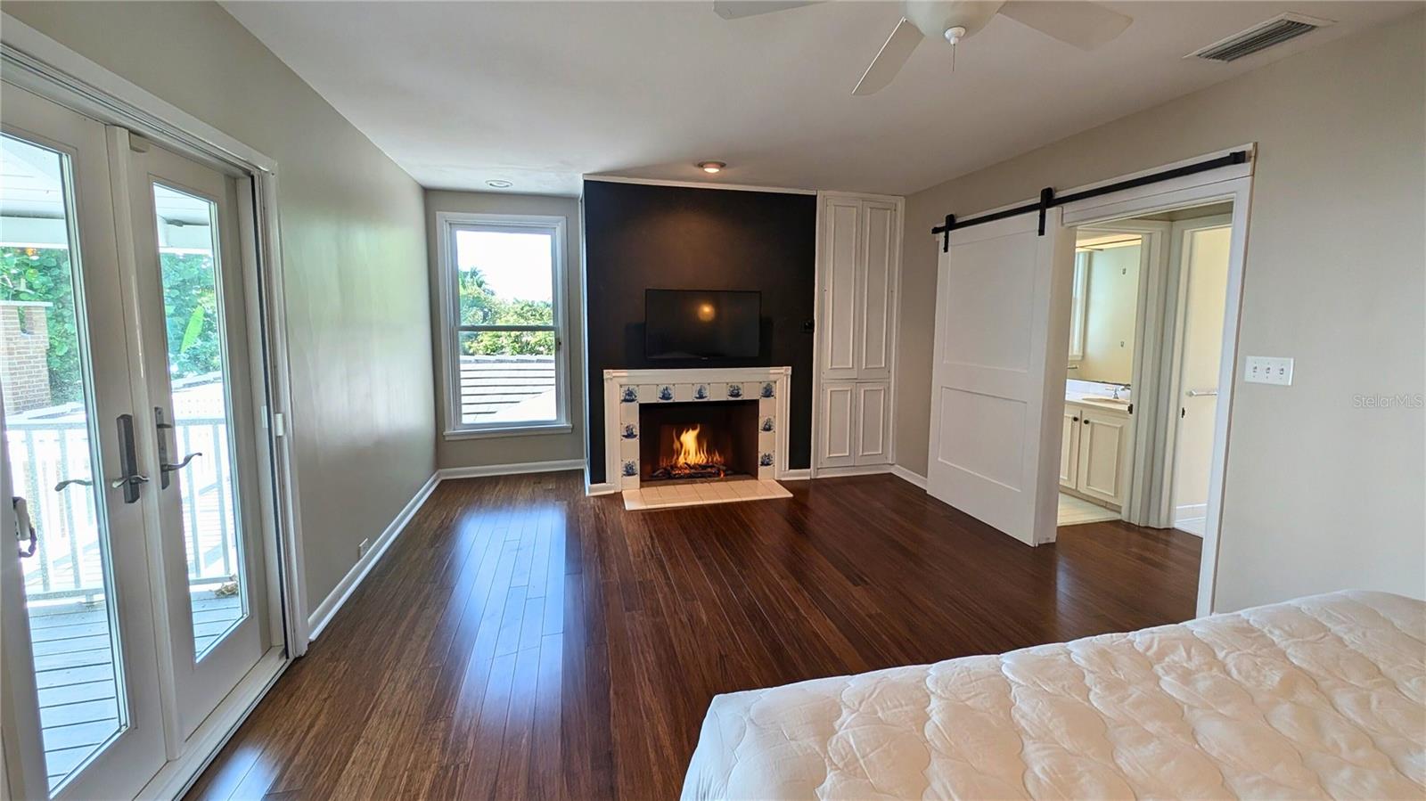 TB8432319 Property Photo