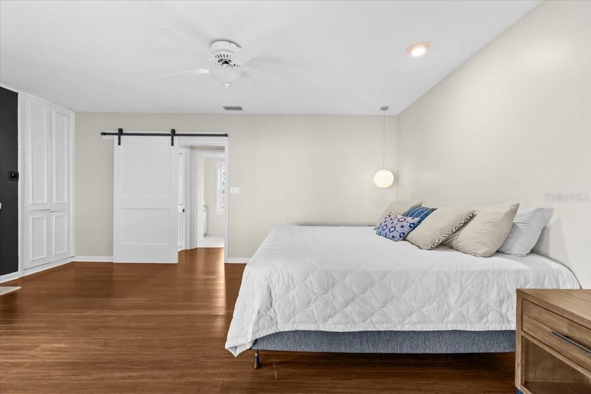 TB8432319 Property Photo