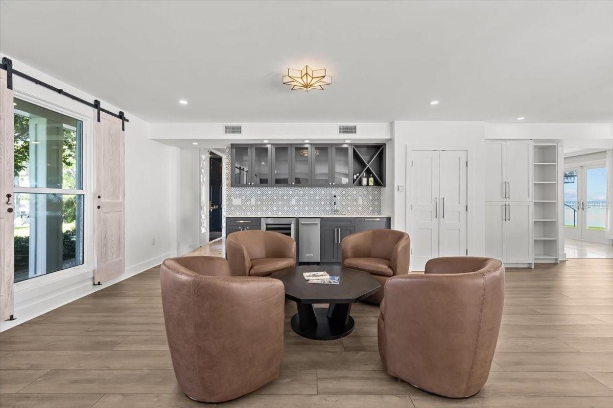 TB8432319 Property Photo