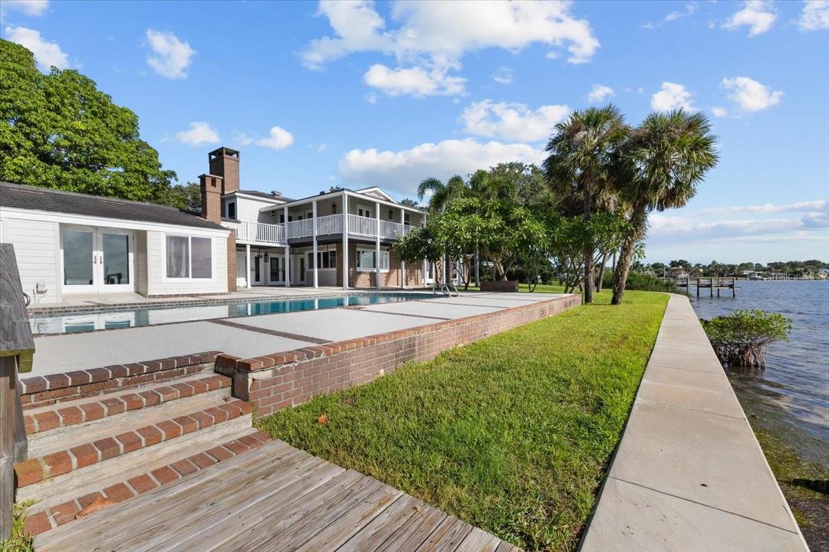 TB8432319 Property Photo