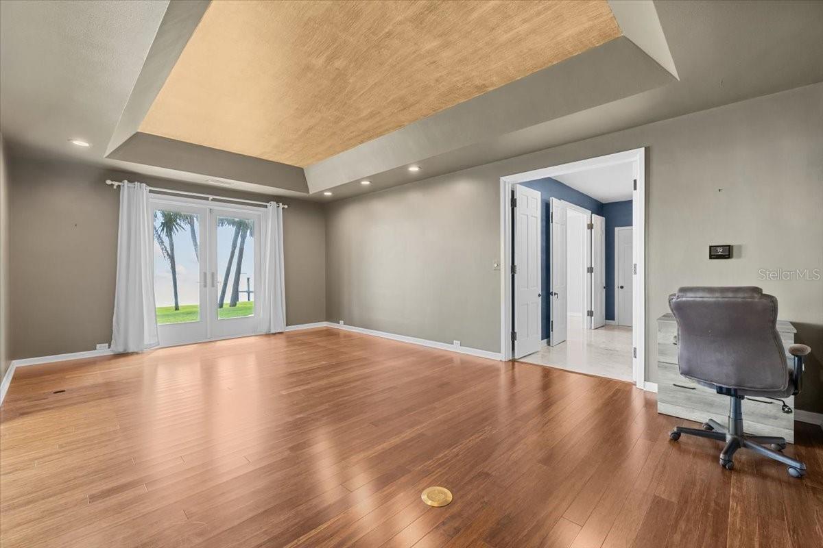 TB8432319 Property Photo