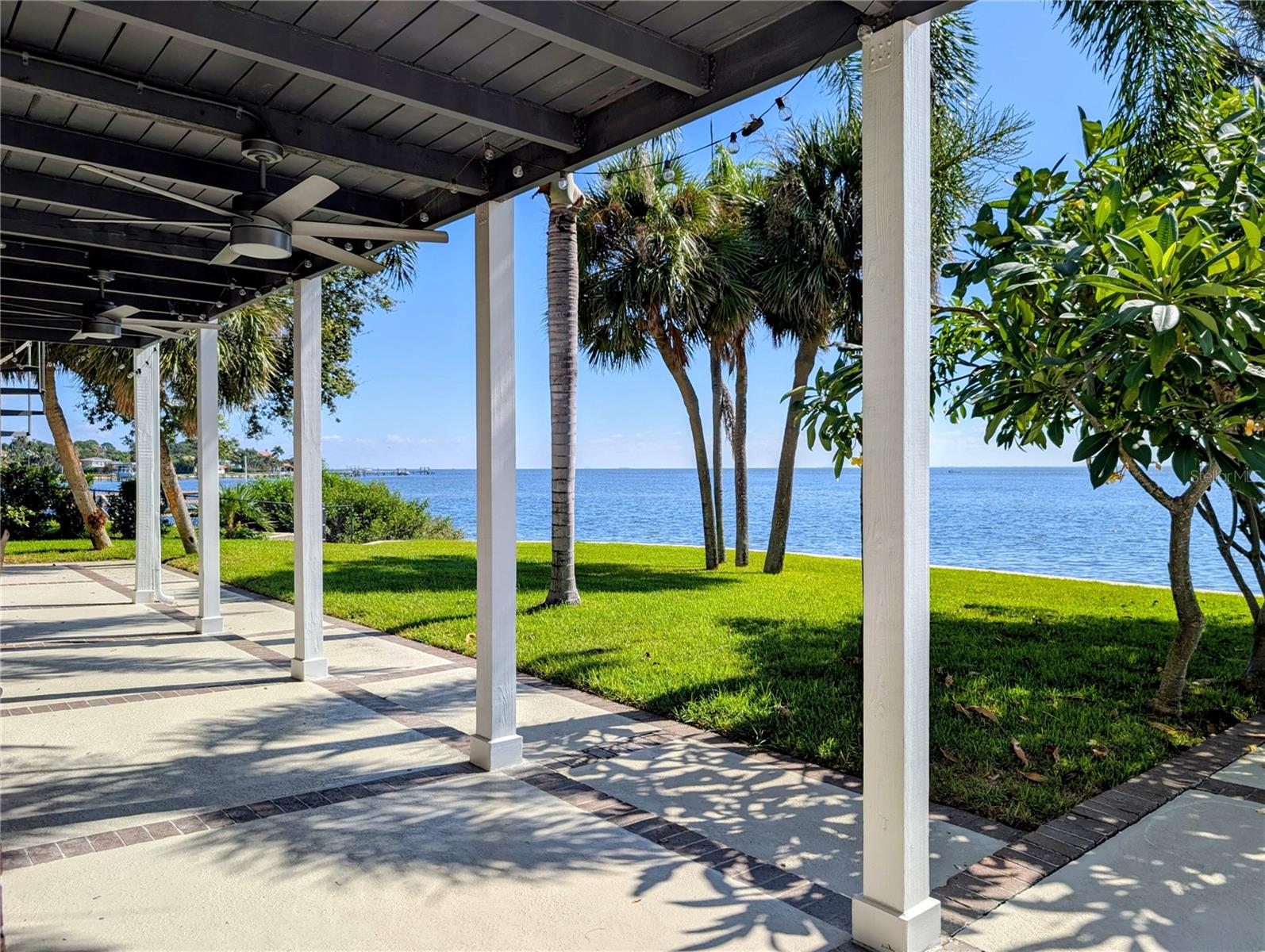 TB8432319 Property Photo