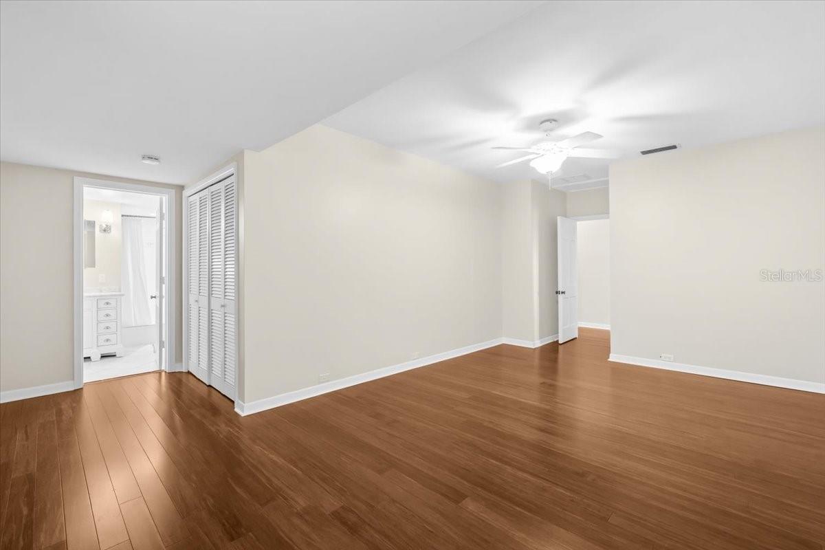 TB8432319 Property Photo