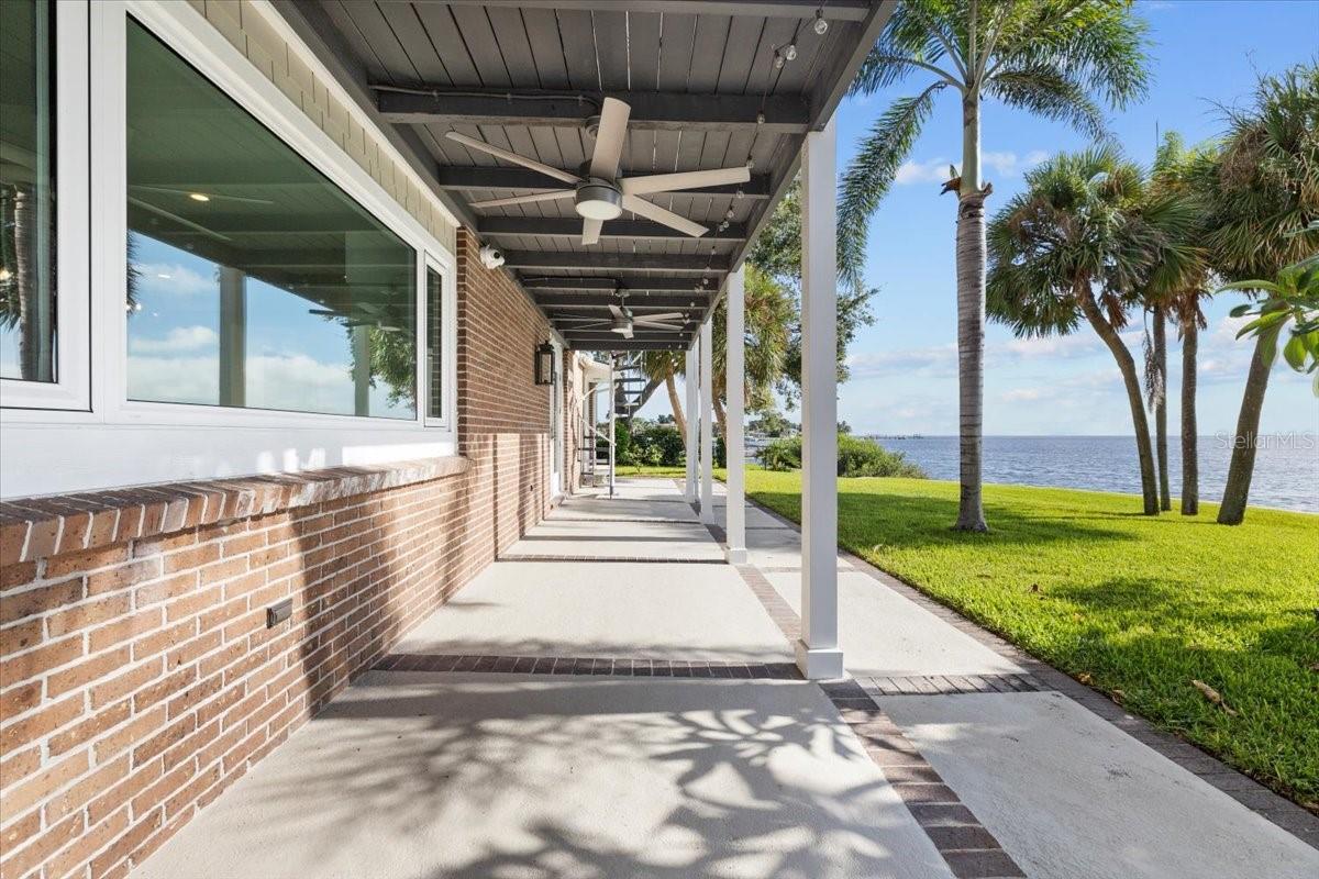 TB8432319 Property Photo