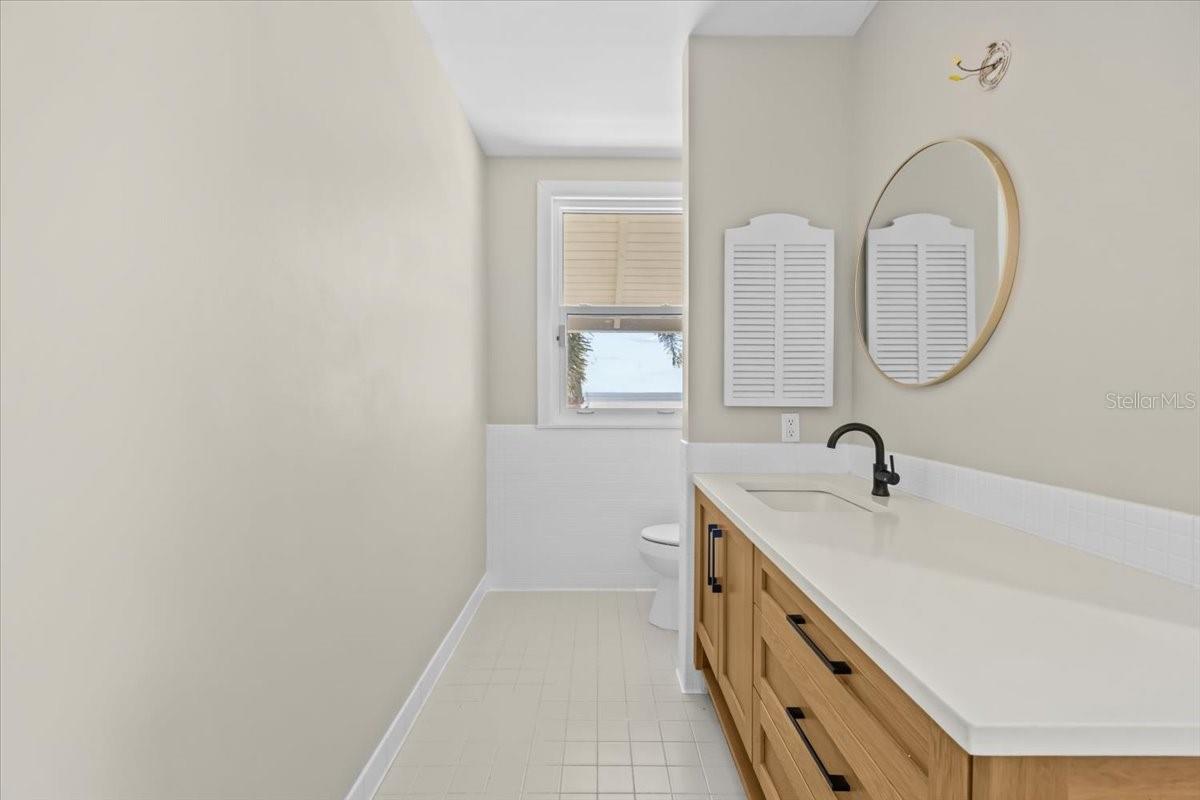 TB8432319 Property Photo