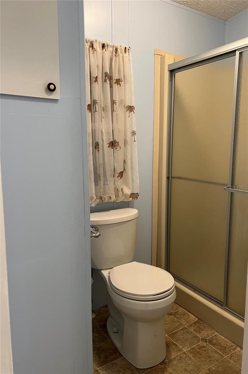 1565 APACHE CIR, TAVARES, FL, 32778