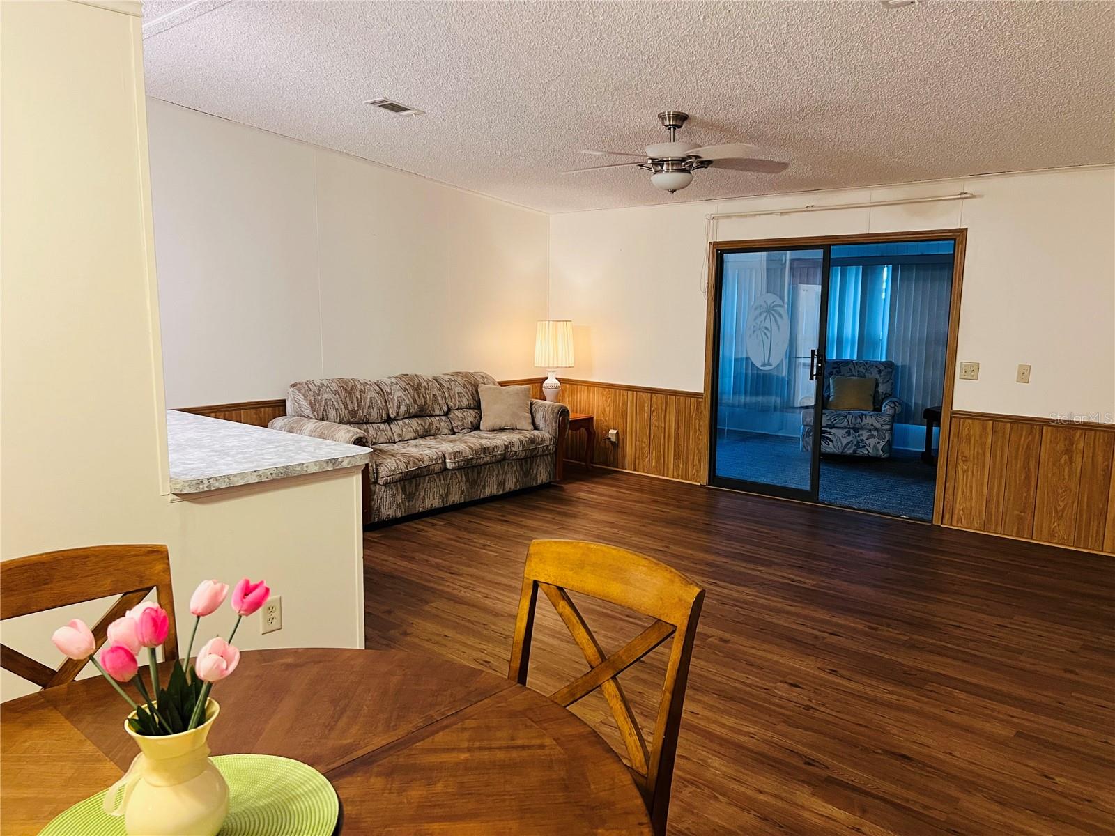 1565 APACHE CIR, TAVARES, FL, 32778