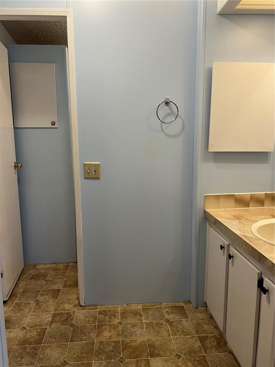 1565 APACHE CIR, TAVARES, FL, 32778