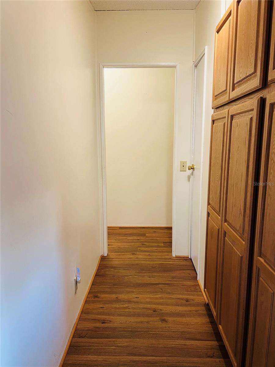 1565 APACHE CIR, TAVARES, FL, 32778