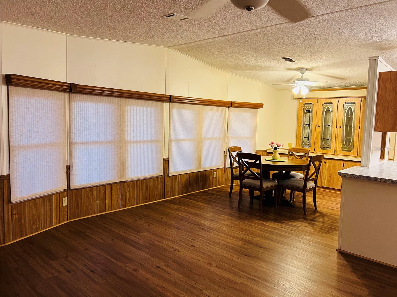 1565 APACHE CIR, TAVARES, FL, 32778