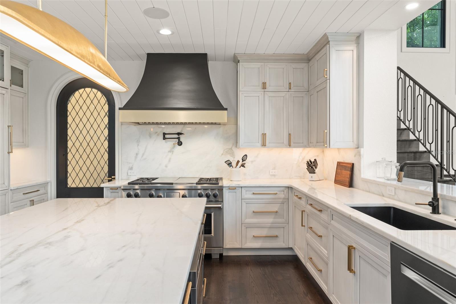 5243 ISLEWORTH COUNTRY CLUB DR, WINDERMERE, FL, 34786