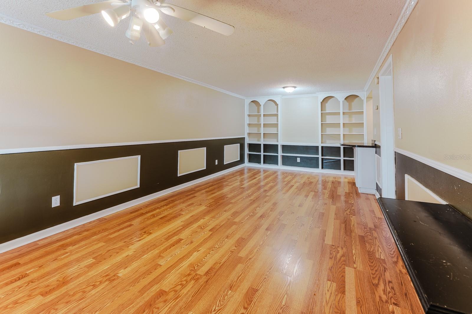 O6348068 Property Photo