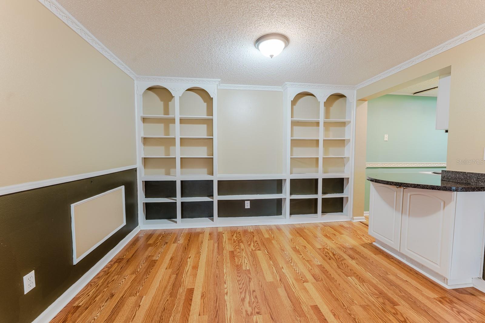 O6348068 Property Photo