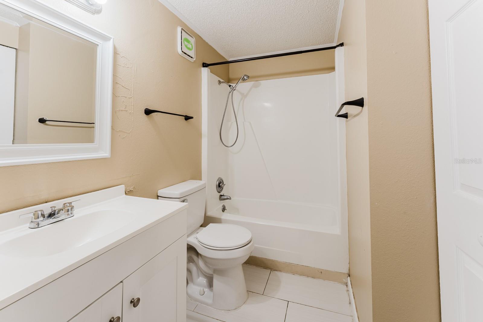 O6348068 Property Photo