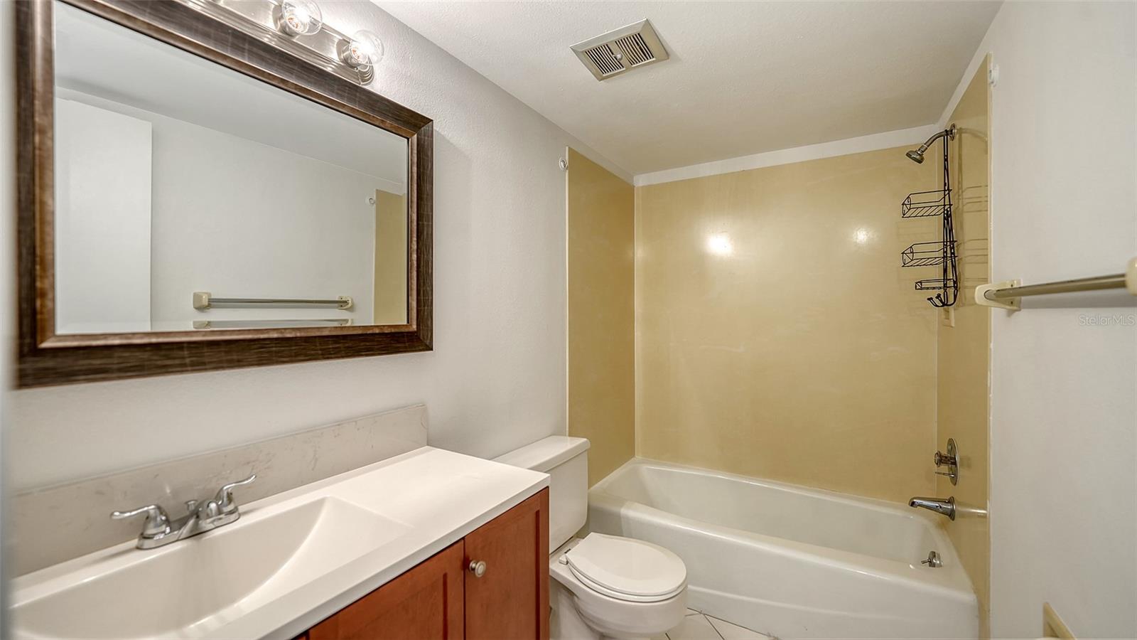 215 RUBENS DR #B, NOKOMIS, FL, 34275