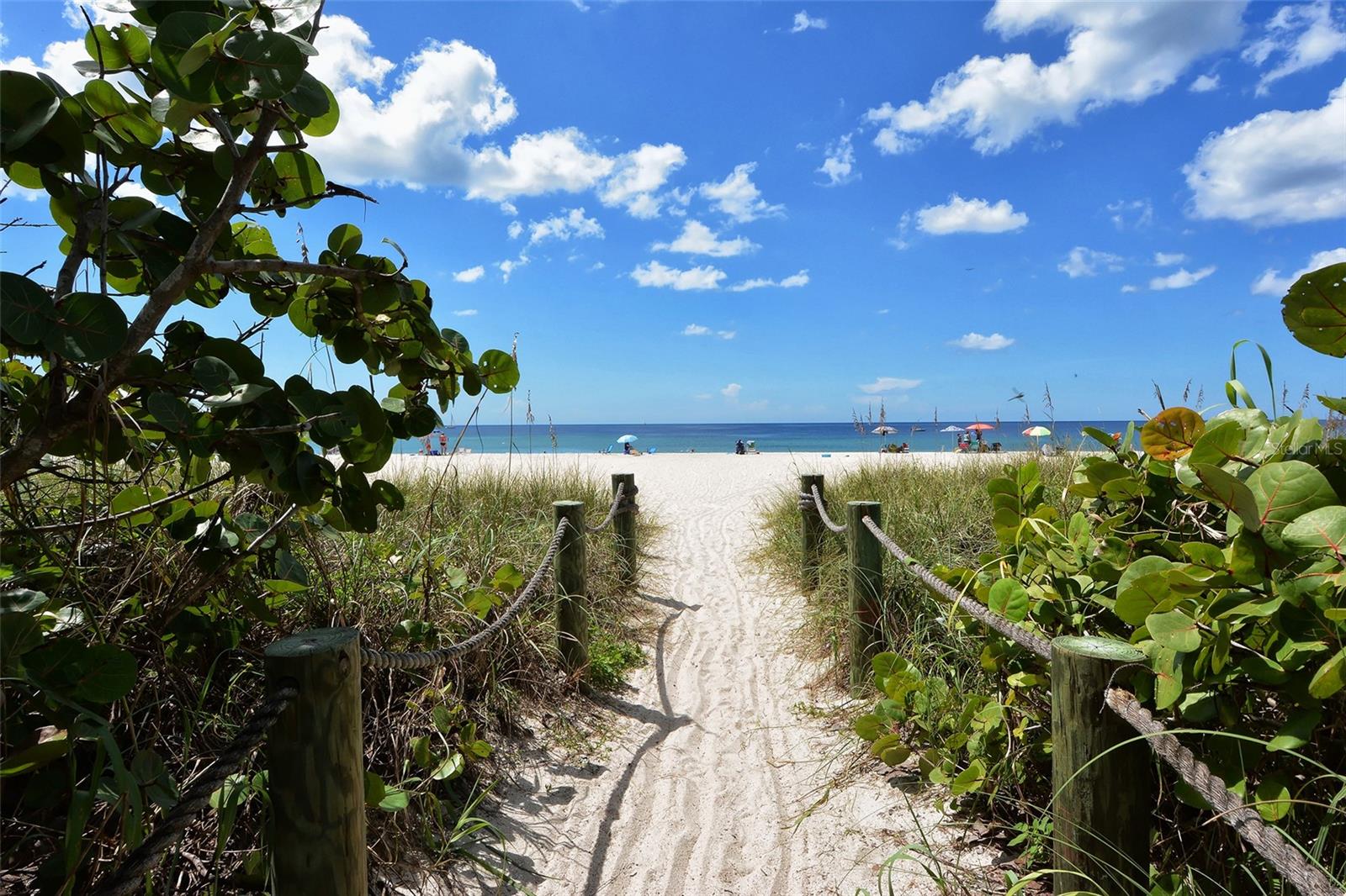 215 RUBENS DR #B, NOKOMIS, FL, 34275