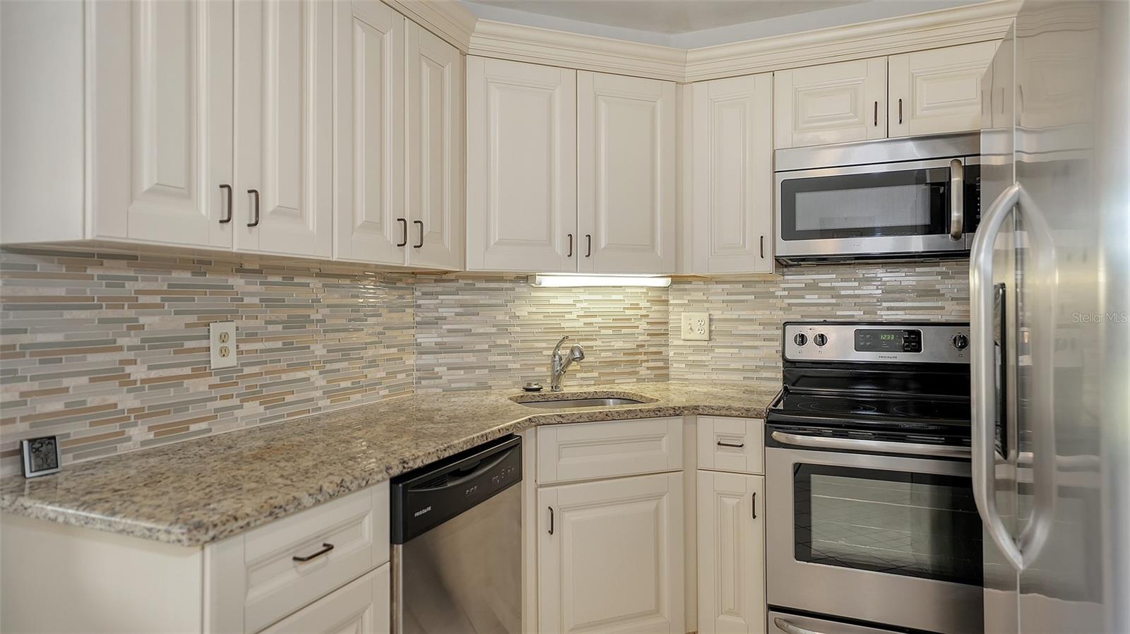 215 RUBENS DR #B, NOKOMIS, FL, 34275