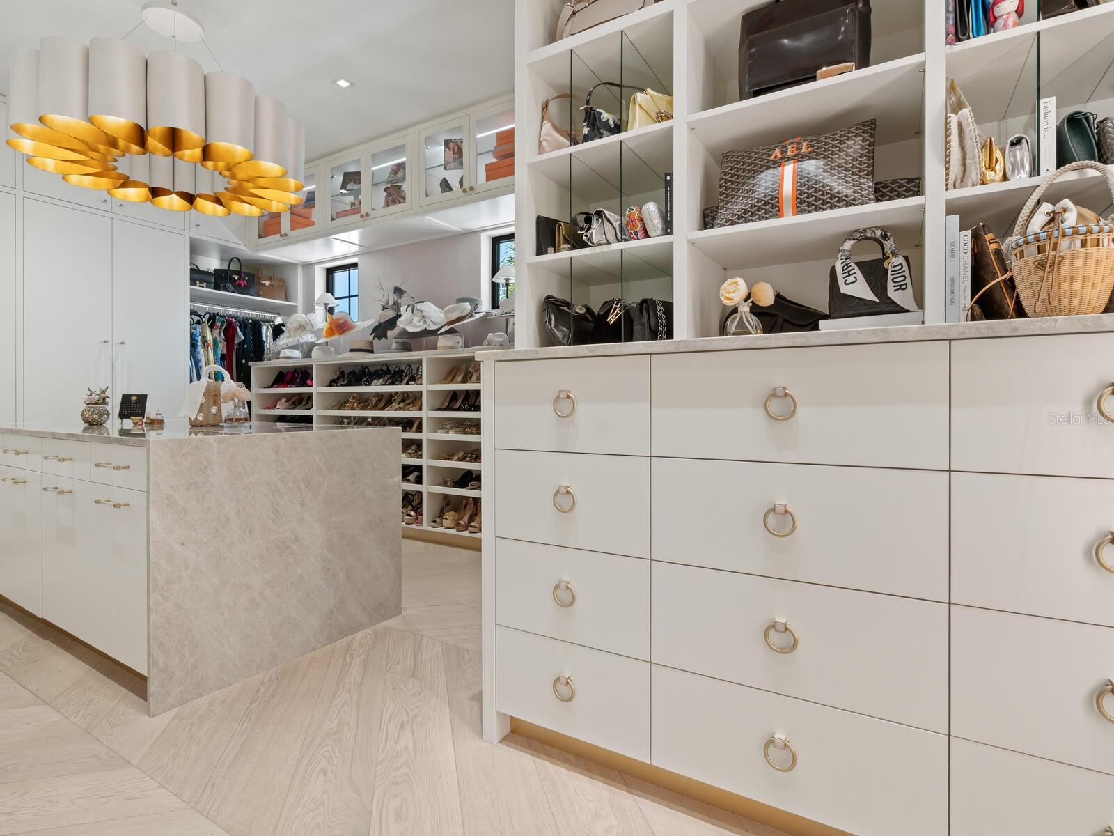 A4666605 Property Photo