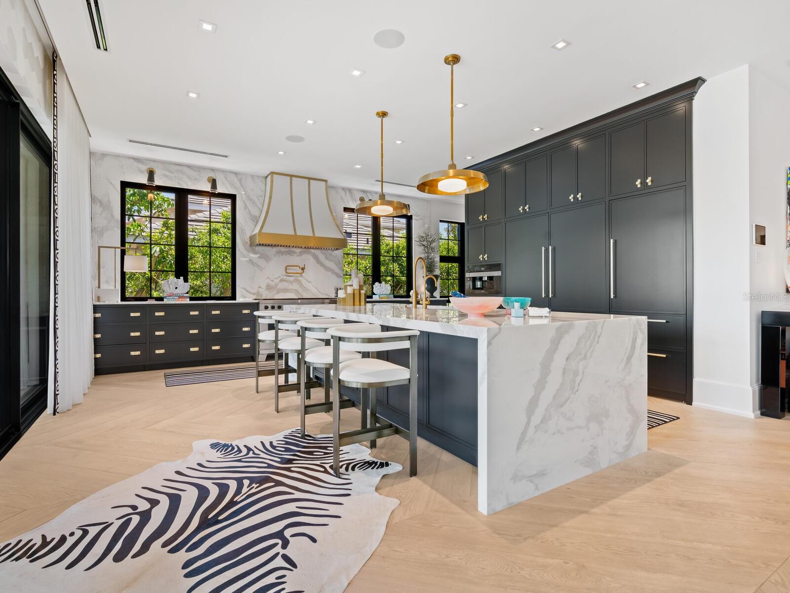 A4666605 Property Photo