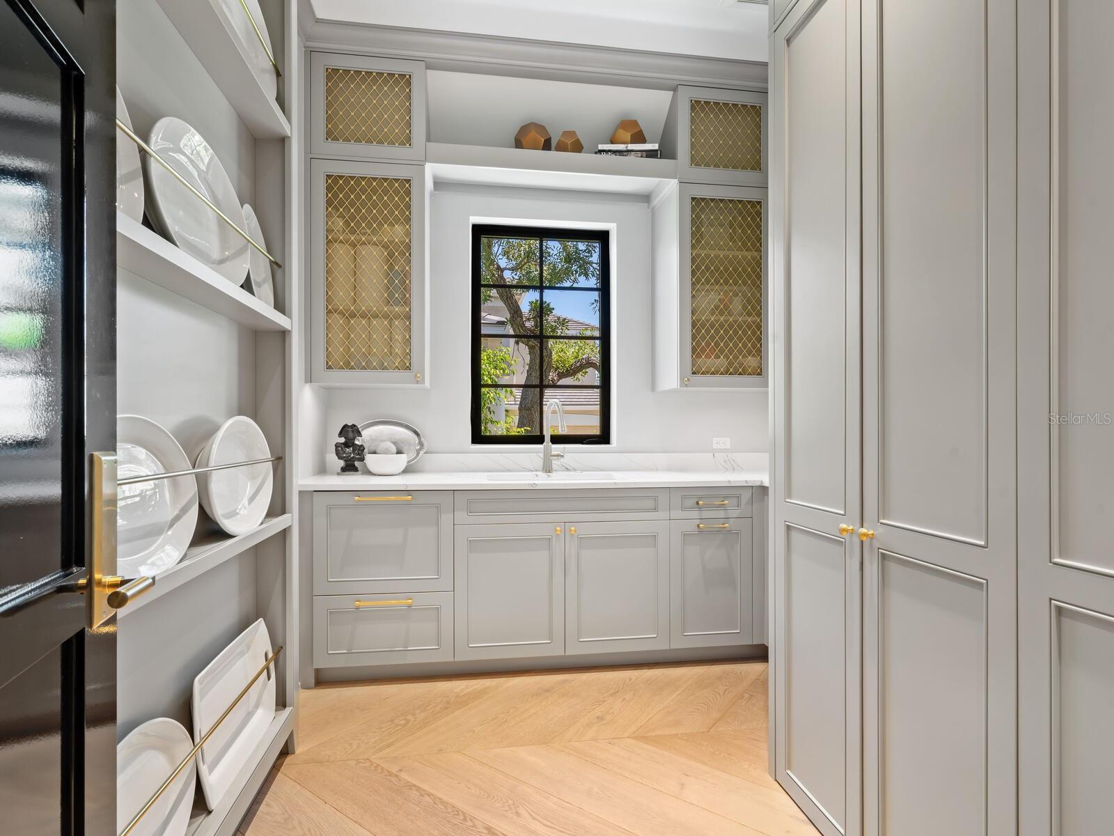 A4666605 Property Photo