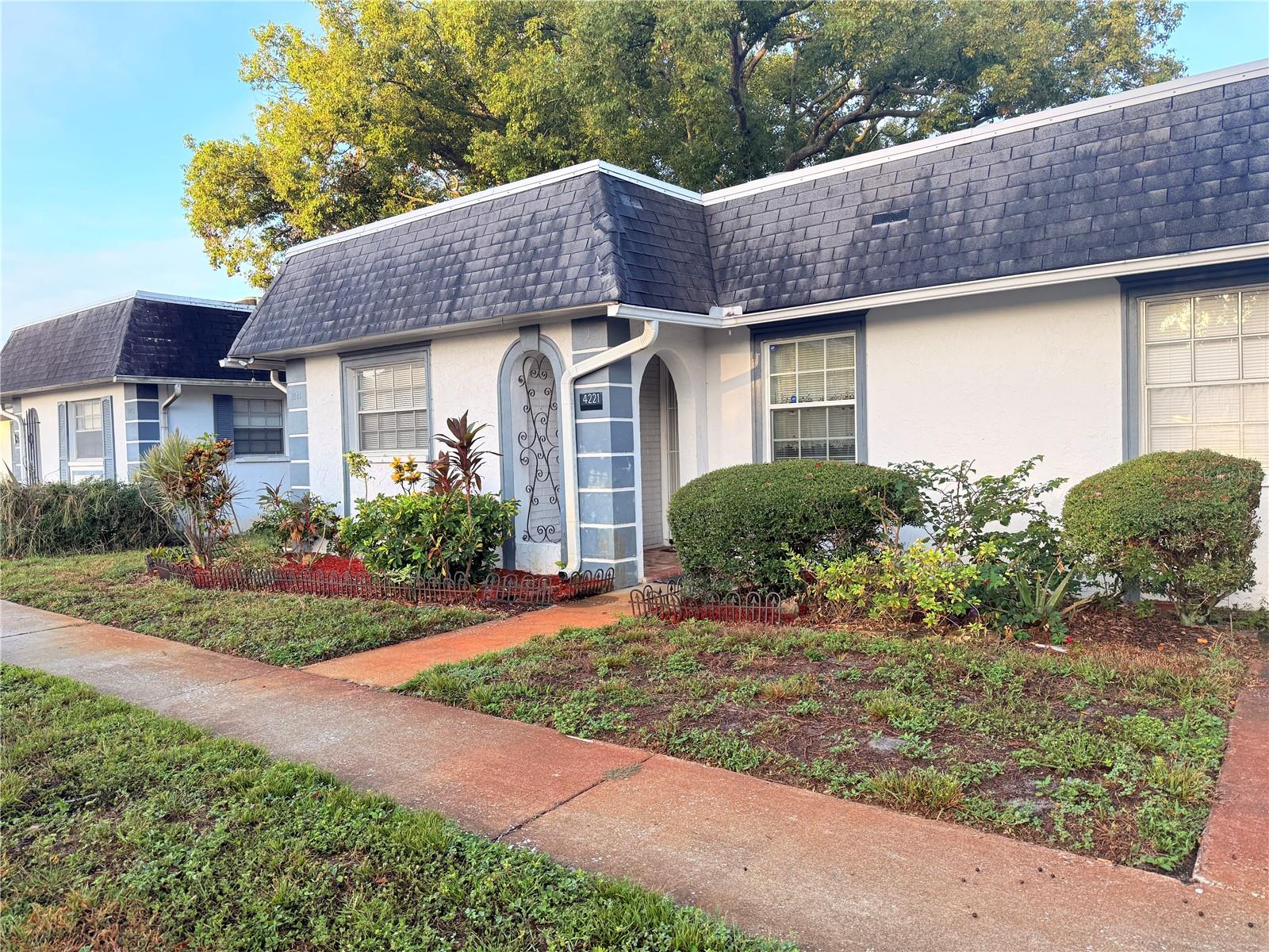 W7879361 Property Photo