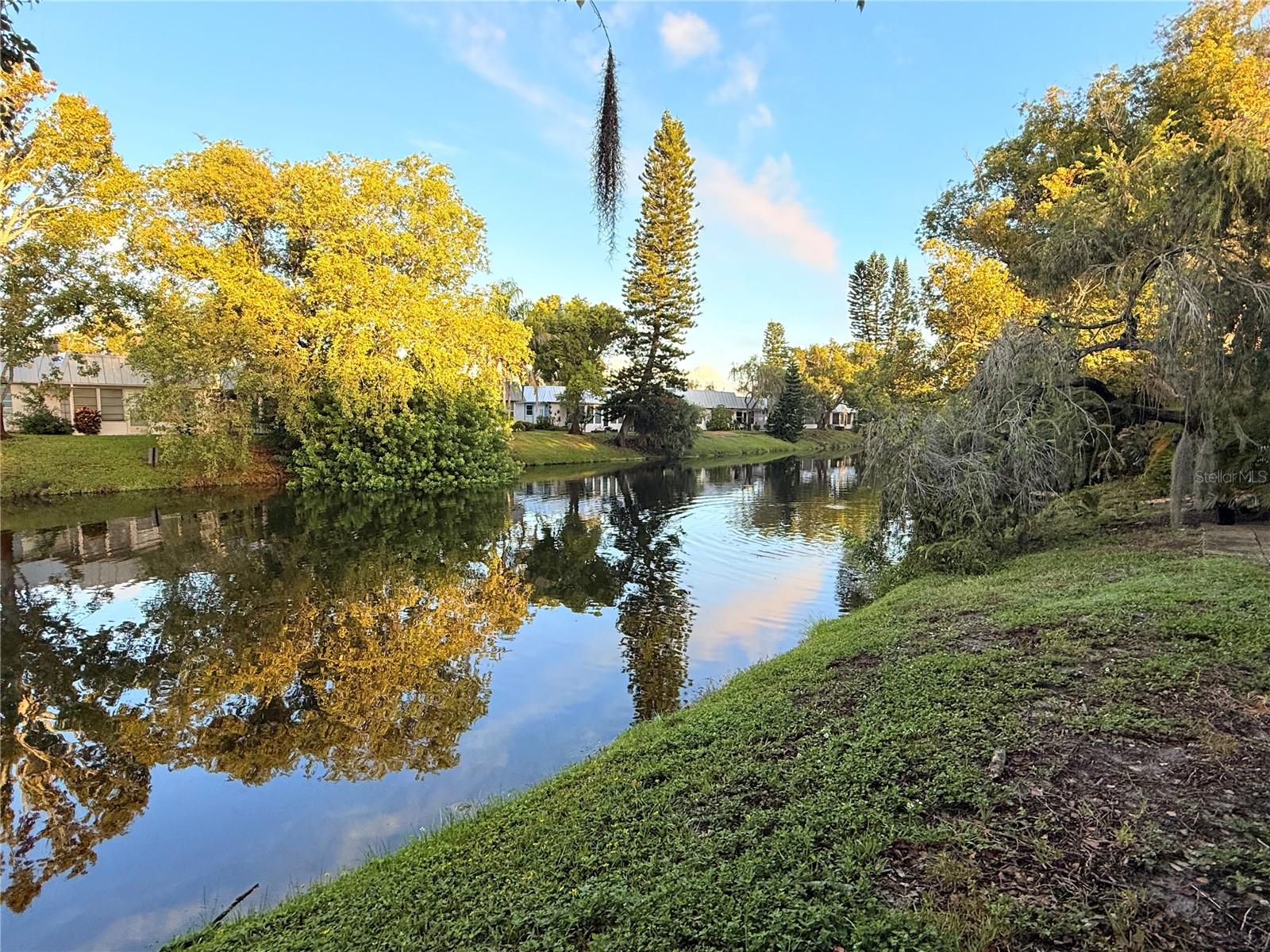 W7879361 Property Photo