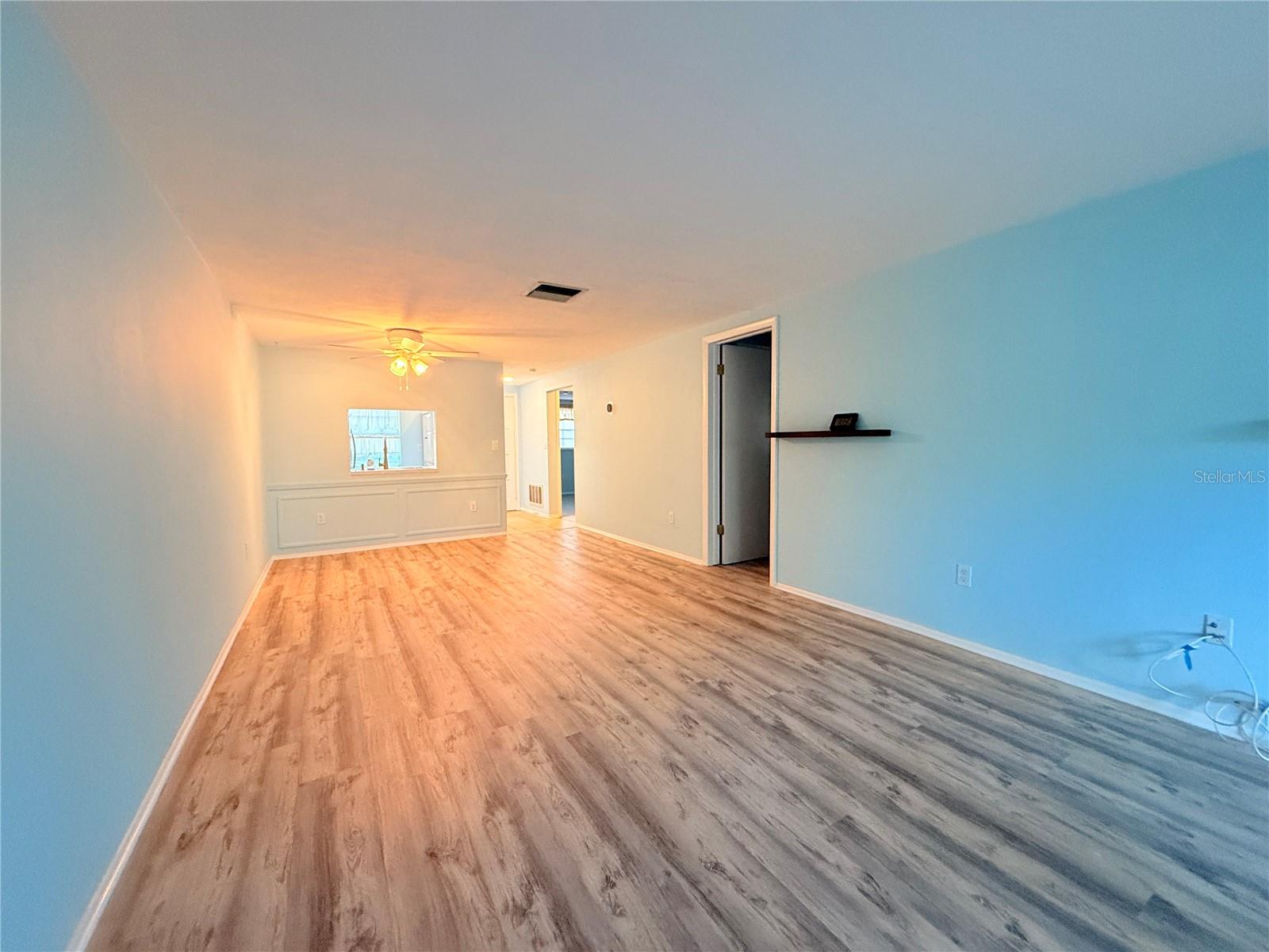 W7879361 Property Photo