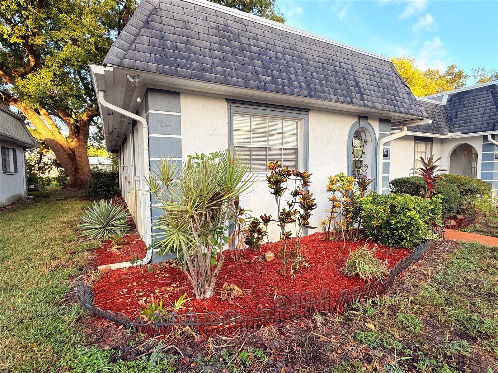 W7879361 Property Photo