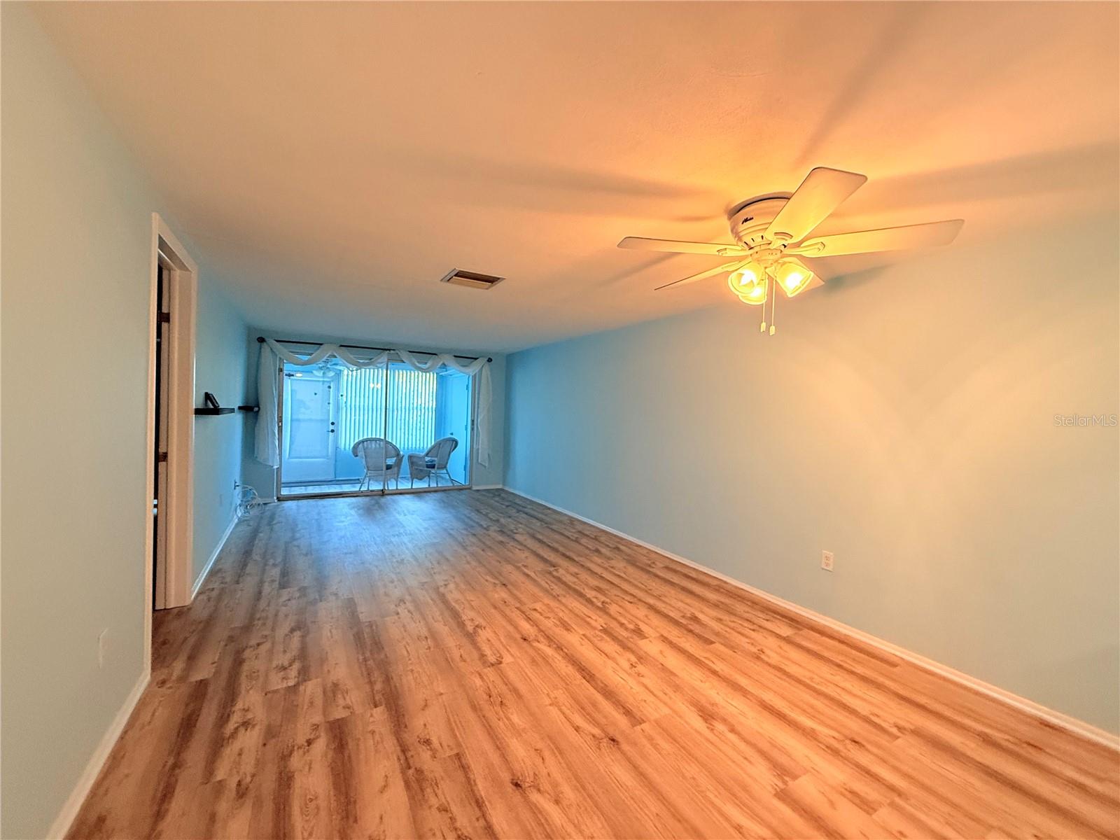 W7879361 Property Photo