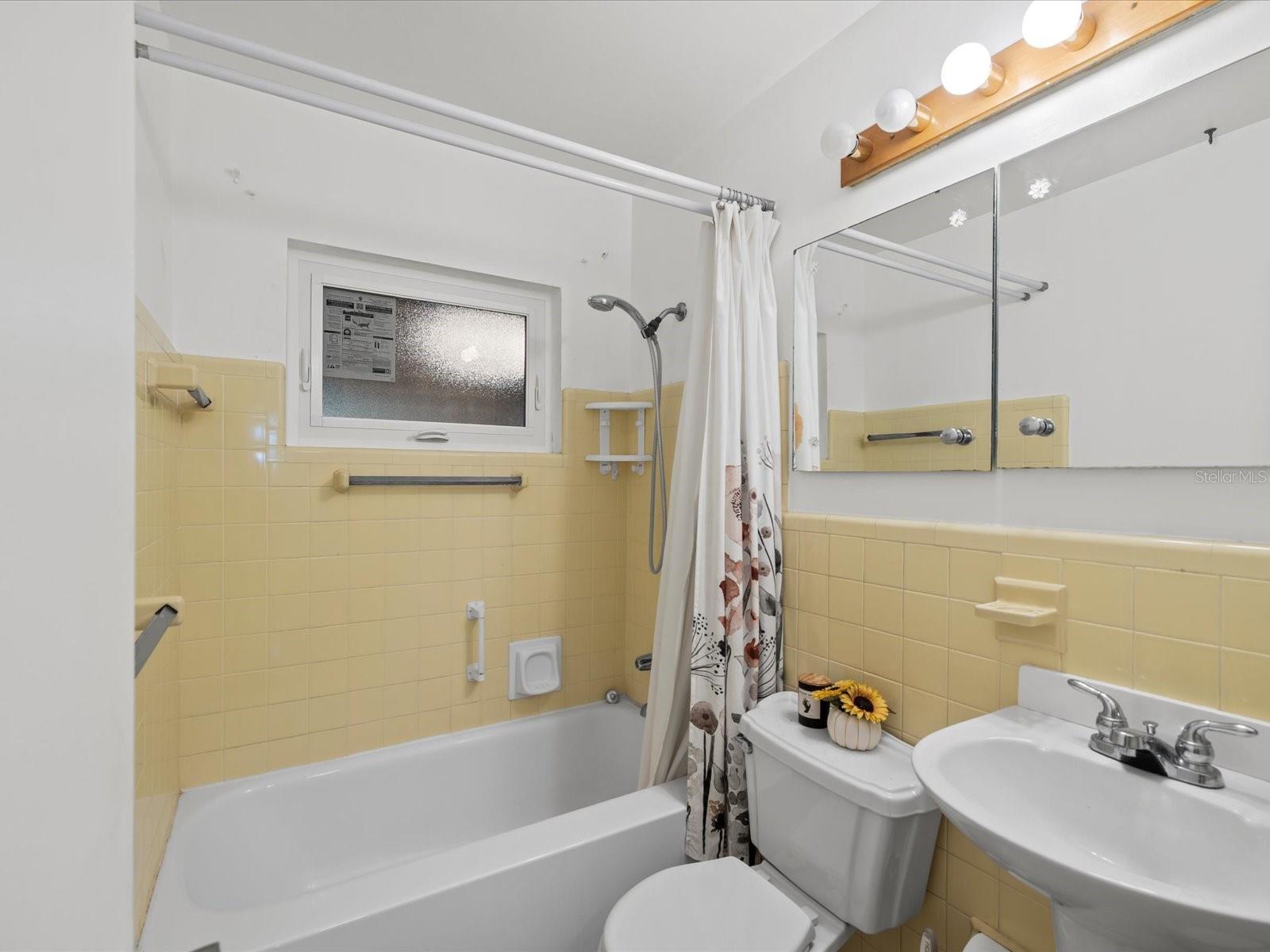 1038 53RD AVE N, ST PETERSBURG, FL, 33703