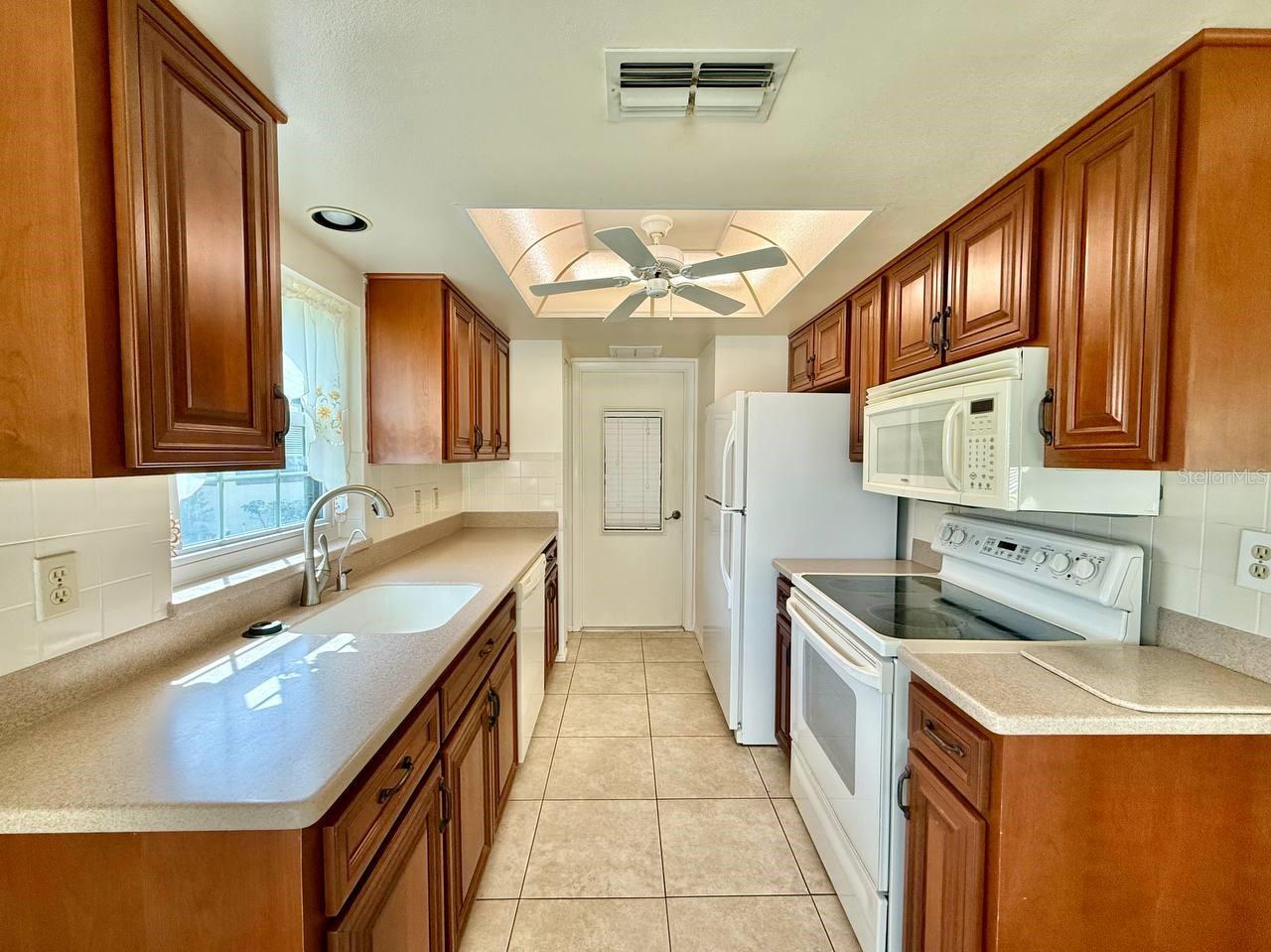 940 ROSEWOOD LN, PALM HARBOR, FL, 34684