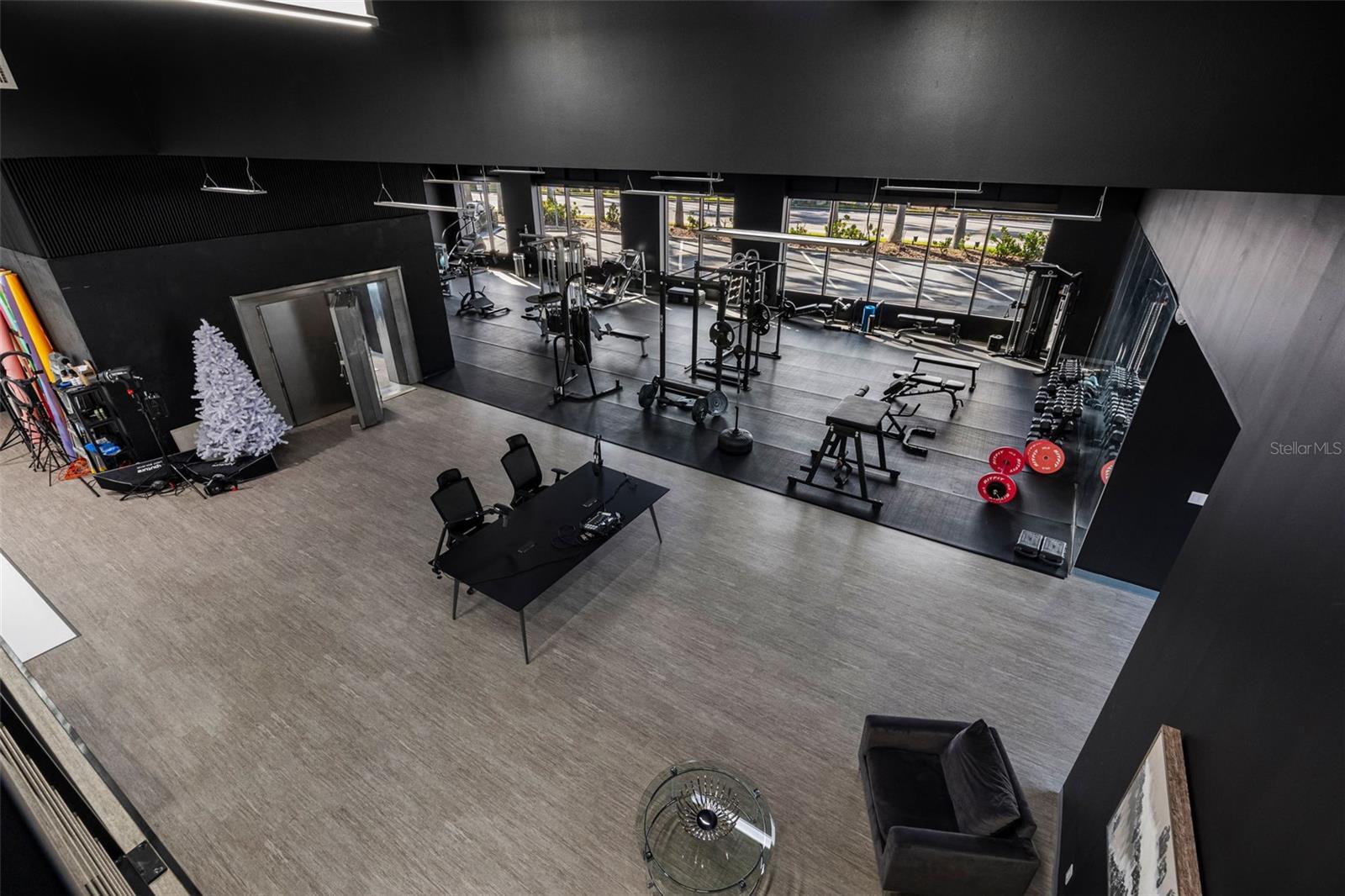 18401 US 19 N, CLEARWATER, FL, 33764