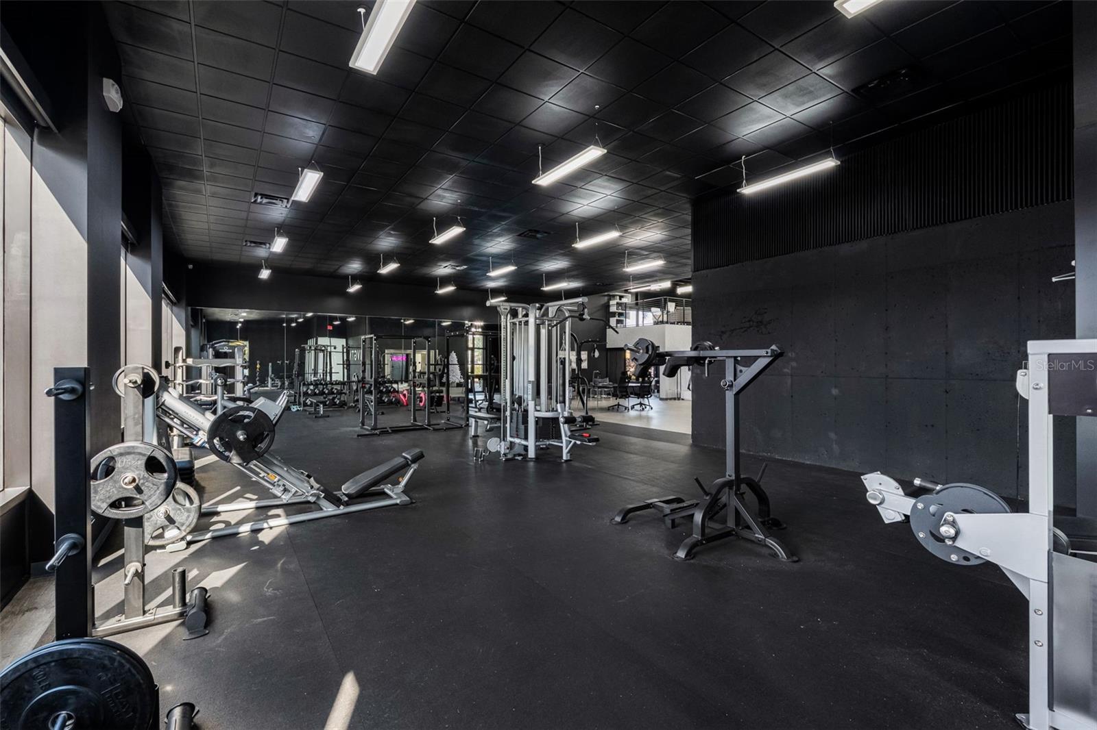 18401 US 19 N, CLEARWATER, FL, 33764