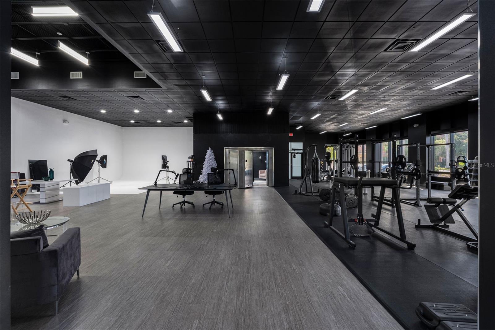 18401 US 19 N, CLEARWATER, FL, 33764