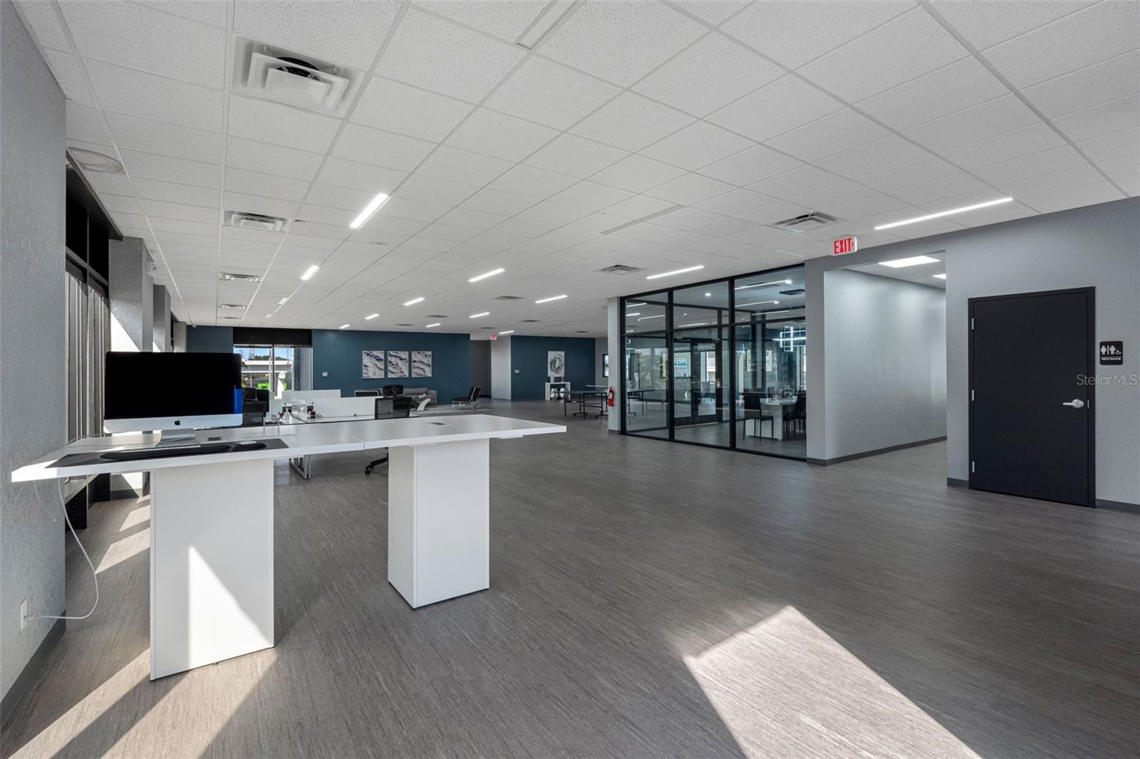 18401 US 19 N, CLEARWATER, FL, 33764