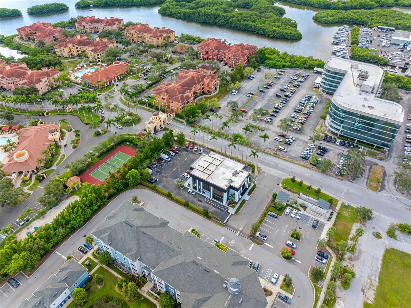 18401 US 19 N, CLEARWATER, FL, 33764