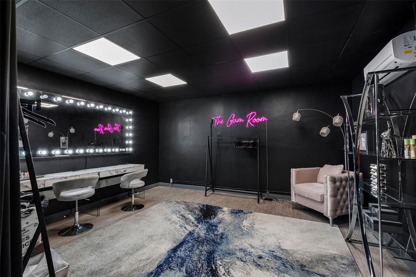 18401 US 19 N, CLEARWATER, FL, 33764