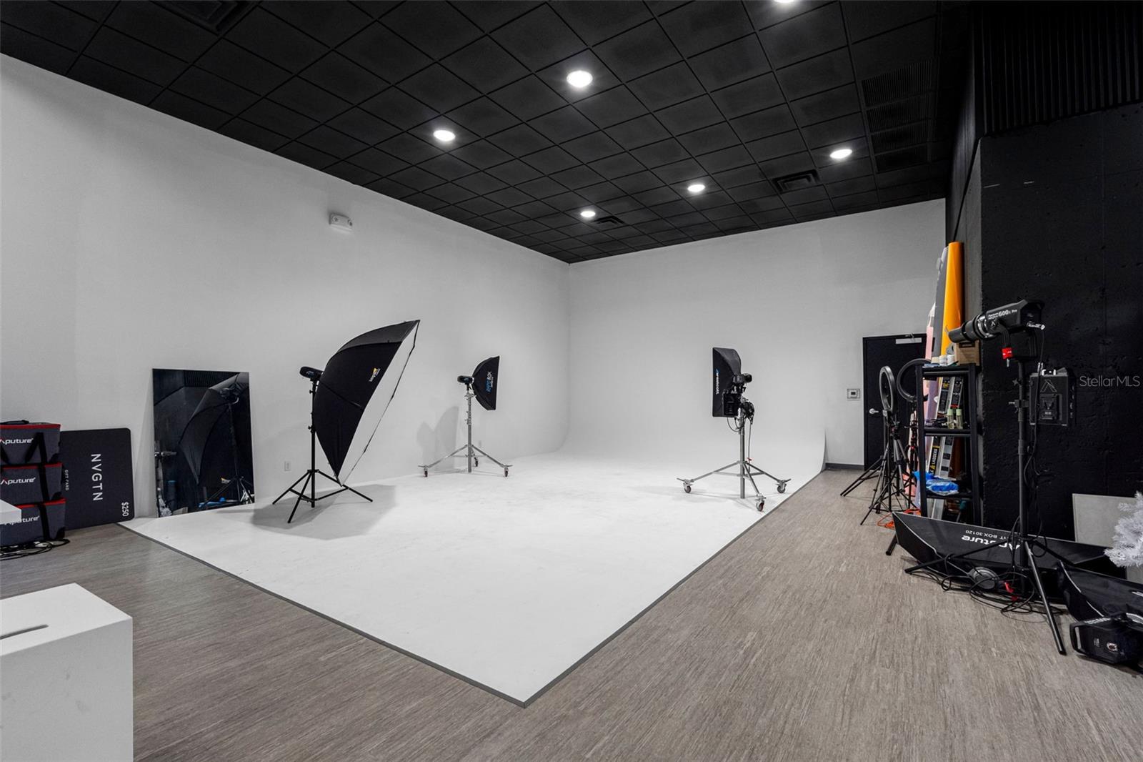 18401 US 19 N, CLEARWATER, FL, 33764