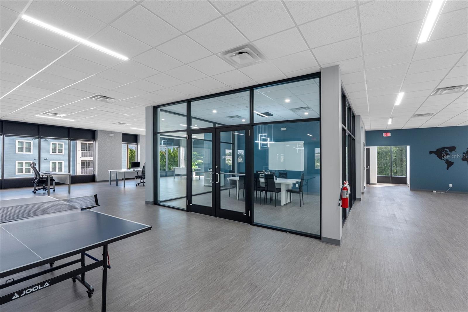 18401 US 19 N, CLEARWATER, FL, 33764