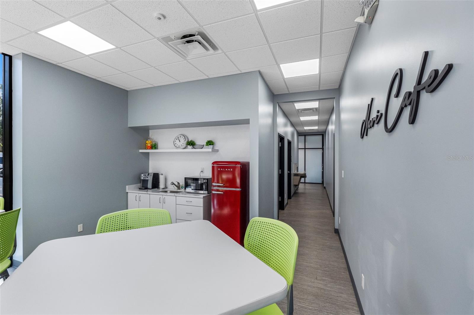 18401 US 19 N, CLEARWATER, FL, 33764