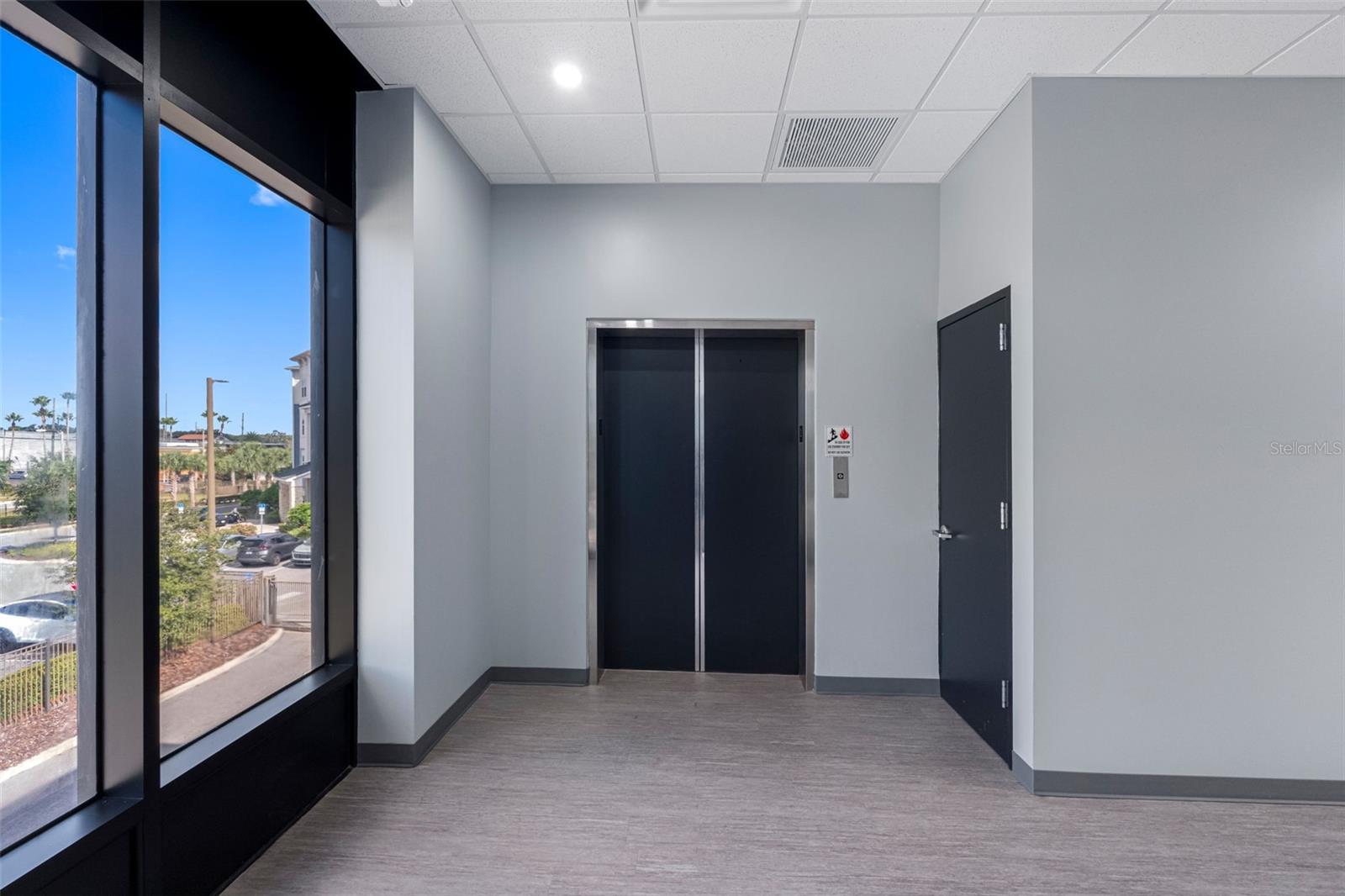 18401 US 19 N, CLEARWATER, FL, 33764