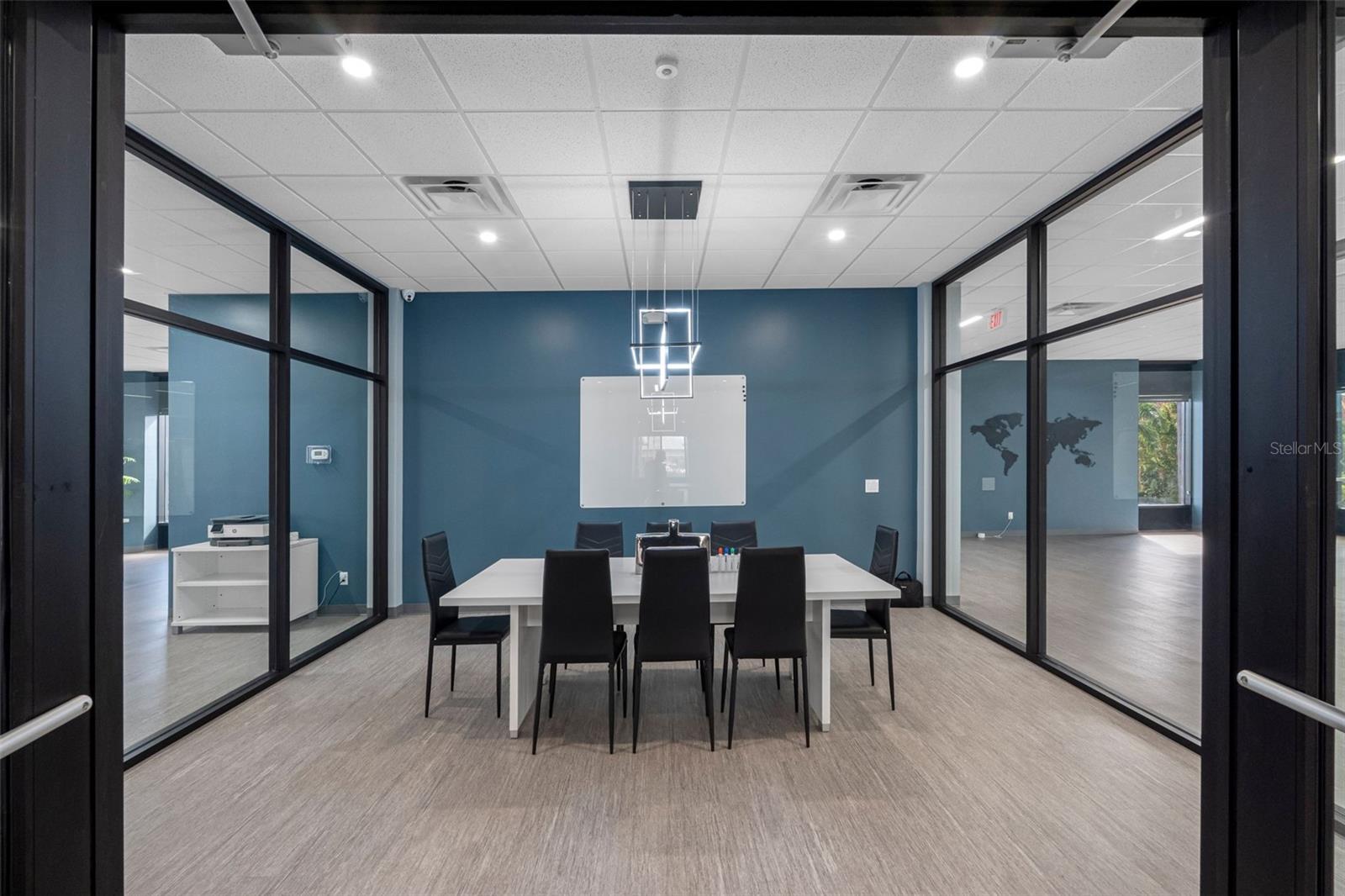 18401 US 19 N, CLEARWATER, FL, 33764