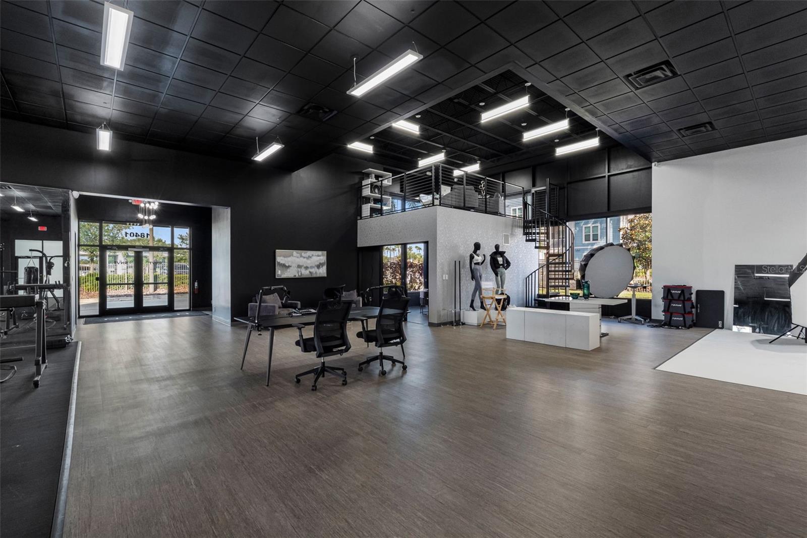 18401 US 19 N, CLEARWATER, FL, 33764