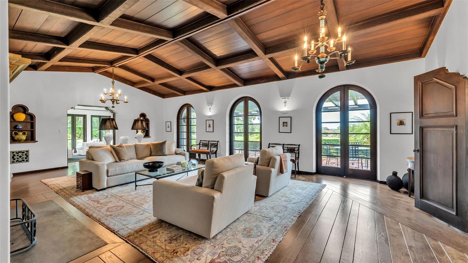 P4936490 Property Photo