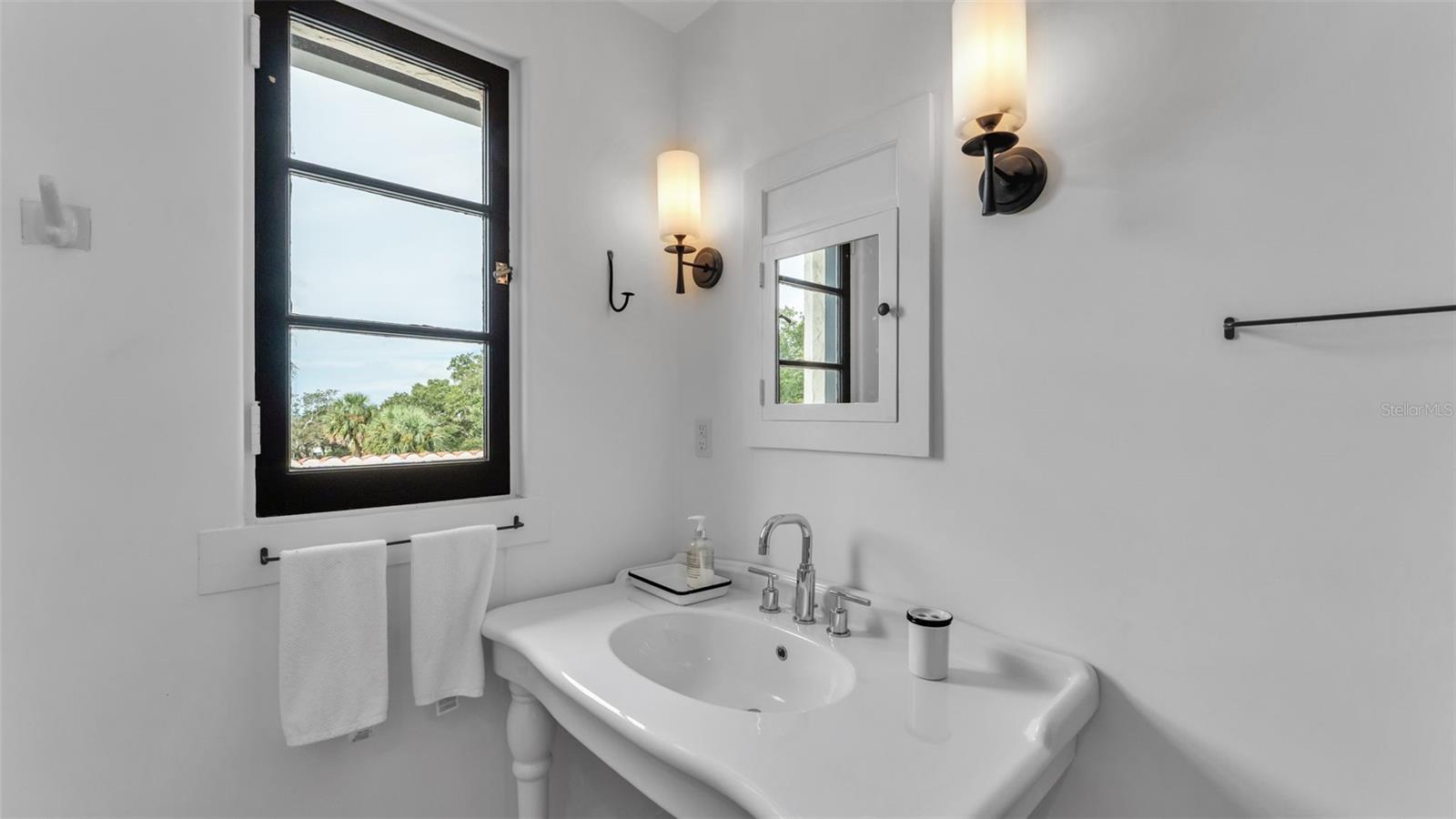 P4936490 Property Photo