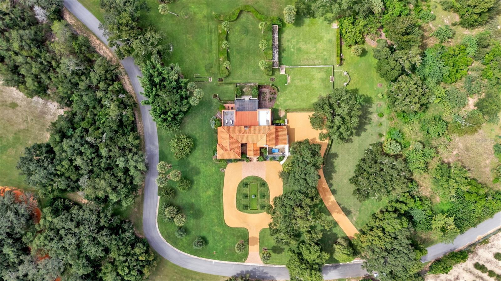 P4936490 Property Photo