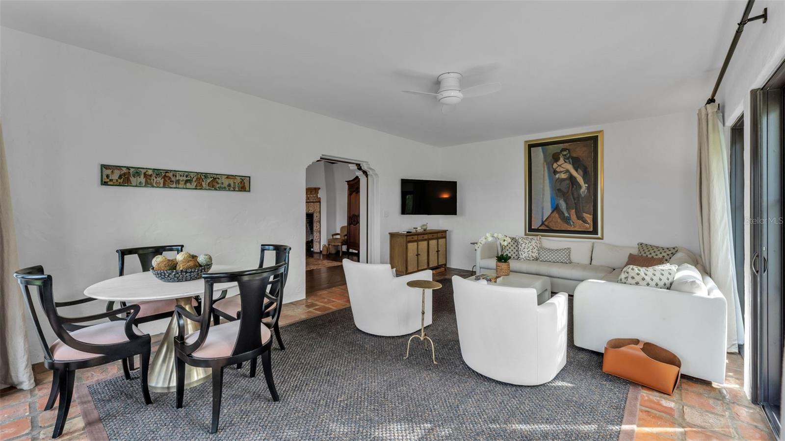 P4936490 Property Photo