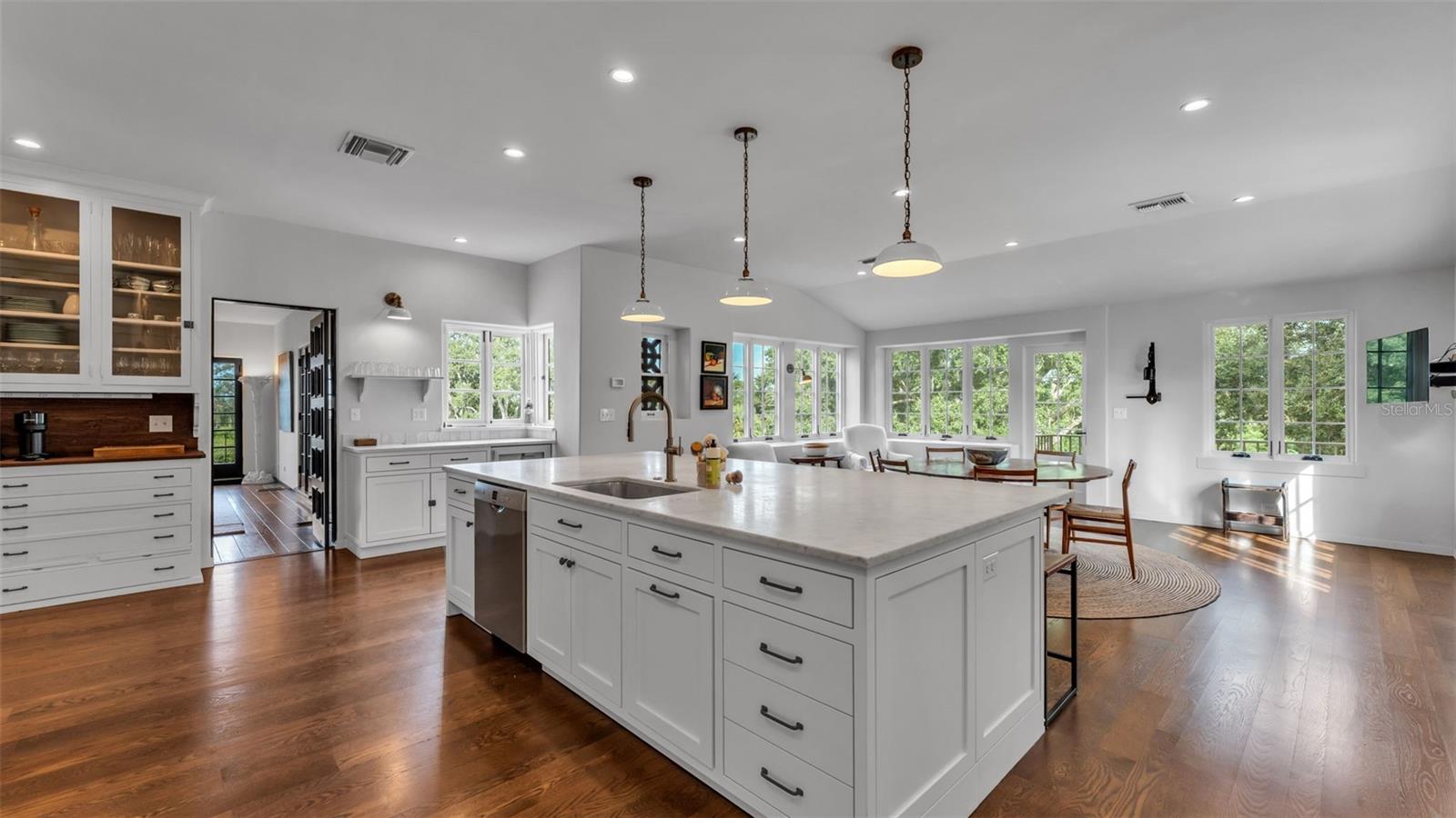 P4936490 Property Photo